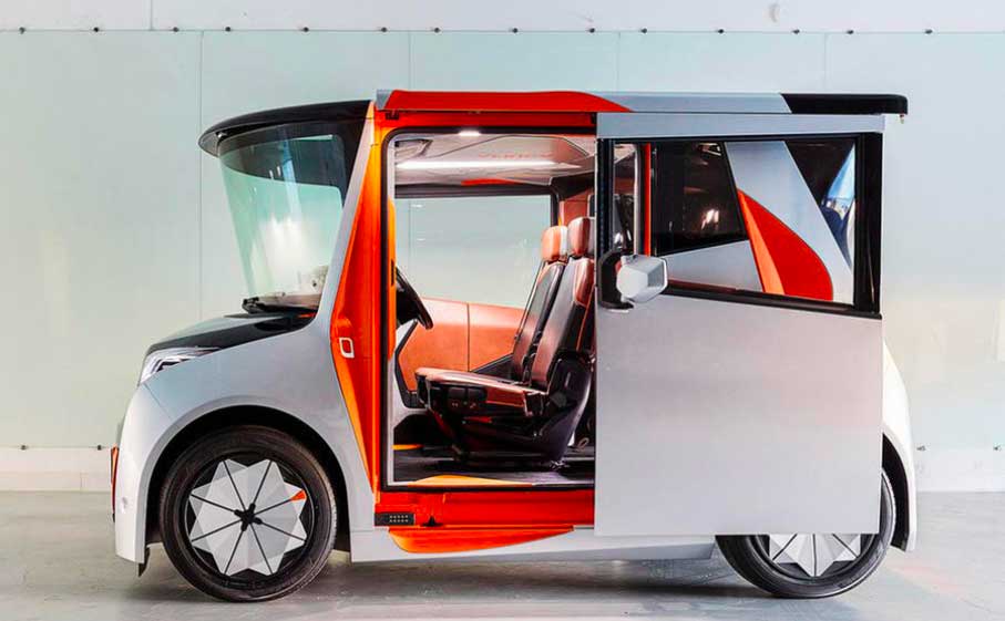 Chris Bangle Associates REDS full electric vehicle prototype, side view with open door